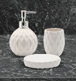Элегантные новинки для ванной комнаты: дозаторы для мыла, стаканы и мыльницы